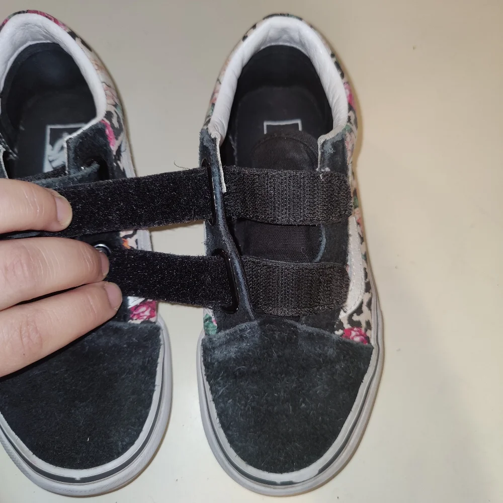 Vans girls shoes black and floral print size 1